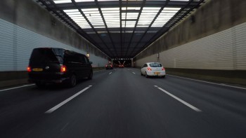 Noordtunnel (A15) hele nacht dicht: flinke verkeershinder verwacht in regio