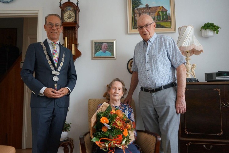 De heer en mevrouw de Bruin vierden zaterdag 14 oktober hun 65 jarige huwelijk
