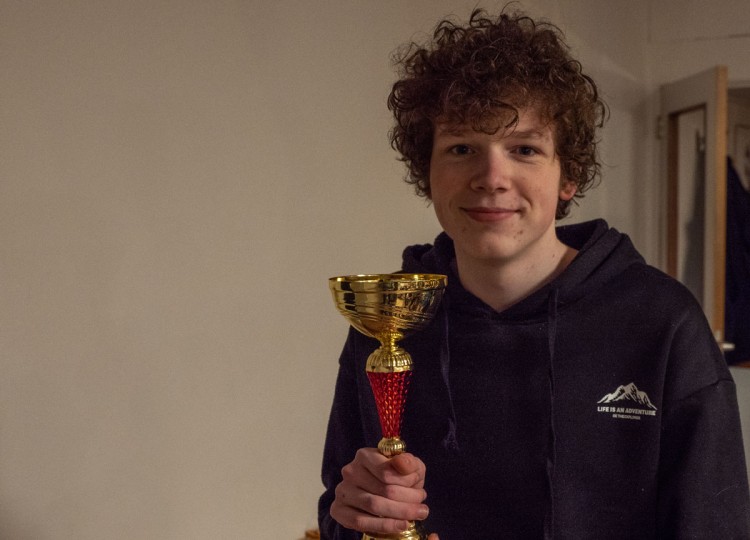 Jaimy Bakker en Micha de Jong de nieuwe jeugdschaakkampioenen