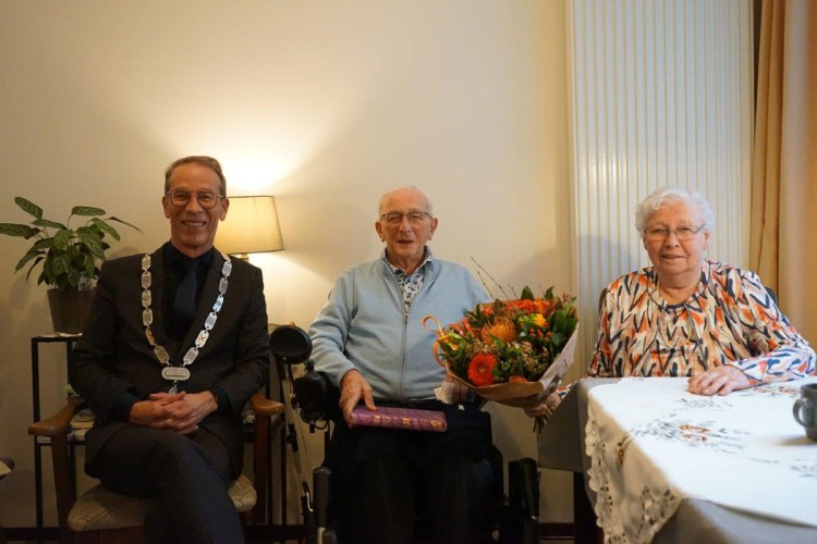 Echtpaar Bezemer-Versluis - 65 jaar getrouwd