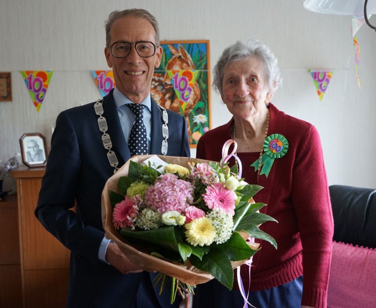 Mevrouw Van den Berg-Vermeulen 100 jaar