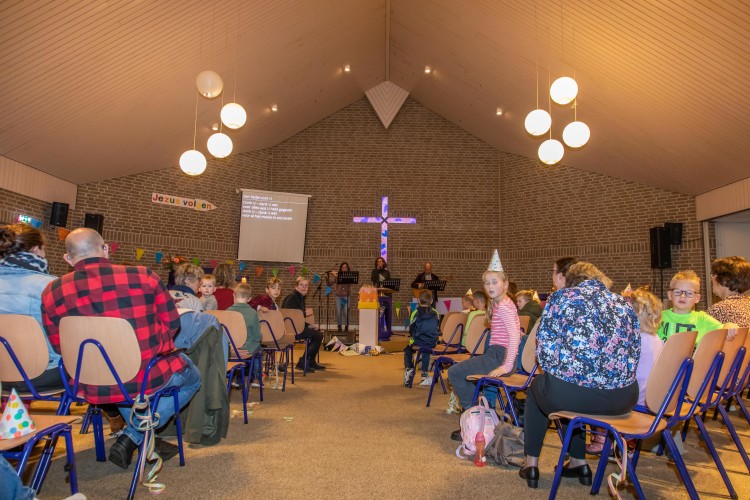 Kinderdankdagviering met tamboerijngroep Hadassa