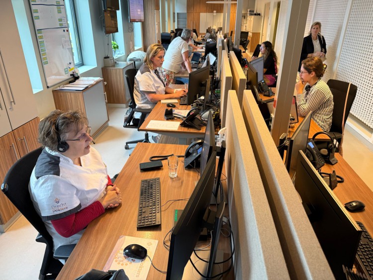 Huisartsenspoedpost DrechtDokters: In plaats van in de wacht staan, je zorgvraag stellen aan een app