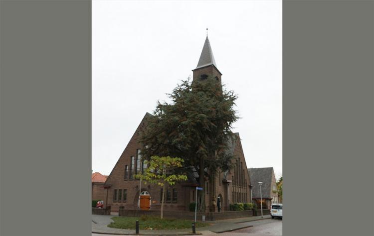 Tegeltableau uit Groen van Prinstererschool komt terug naar Protestantse Gemeente Sliedrecht