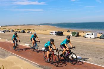 Fietsers gaan de uitdaging aan tijdens Cycle for Hope Toertochten