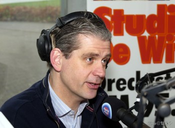 Album afbeelding 1: Burgemeester Wouter in een radiouitzending onder verantwoording van RTV Dordrecht