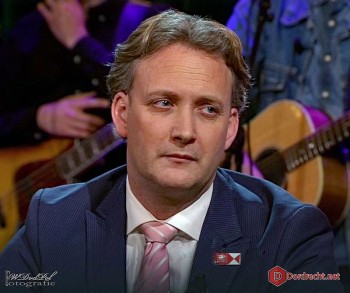 Album afbeelding 1: Gasthoofdredacteur Terdege: pud-Dordtenaar en nu burgemeester van Gouda, Pieter Verhoeve