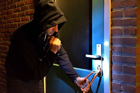 Pogingen tot inbraak in Krabbelaar en Padakker