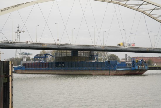 Werkzaamheden Merwedebrug door Rijkswaterstaat: gevolgen voor weggebruikers en scheepvaart