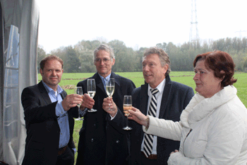 Gemeente en Stichting heffen alvast het glas op Sporthal Benedenveer