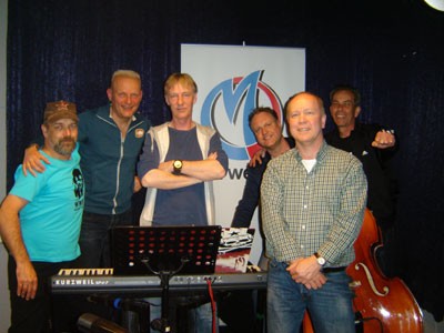 De duizendste uitzending van 'The AfterShock/Flatlandelic RundFunk' op MerweRTV
