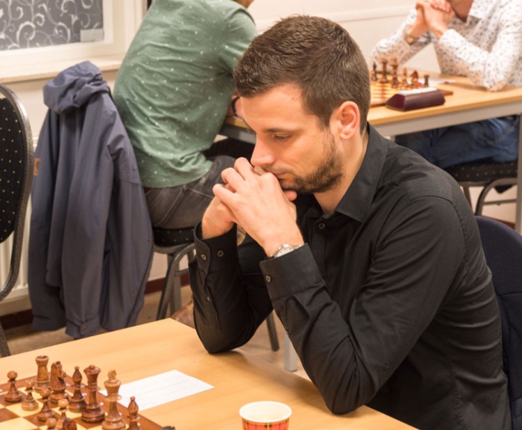 Robert van Rekom slaat toe in 4e ronde