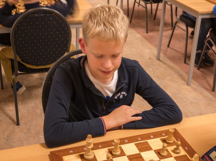 Jeugdschaker Vincent Langstraat winnaar van Zwitserse Cup