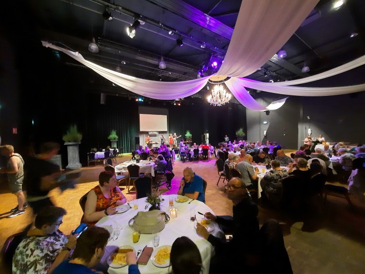 Stichting Het Vlot houdt informeel feestje in Partycentrum De Lockhorst