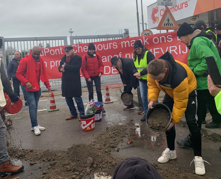 Actiegroep “Gezondheid voor alles” houdt 150e protestactie bij Chemours