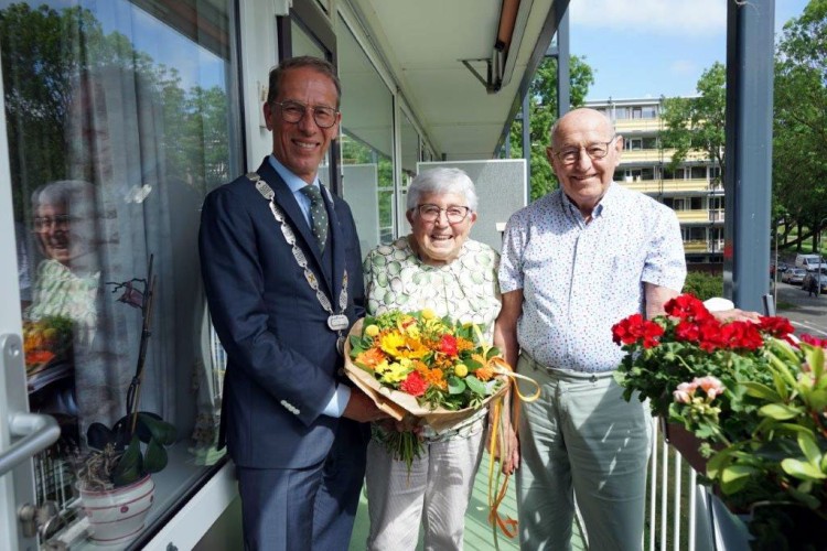 Echtpaar de Bruin - 65 jaar getrouwd op 28 mei